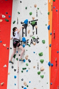 Arc climbing