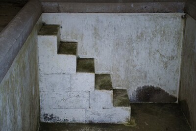 Steps to the bath