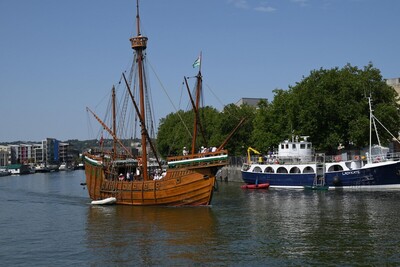 Sailing boat
